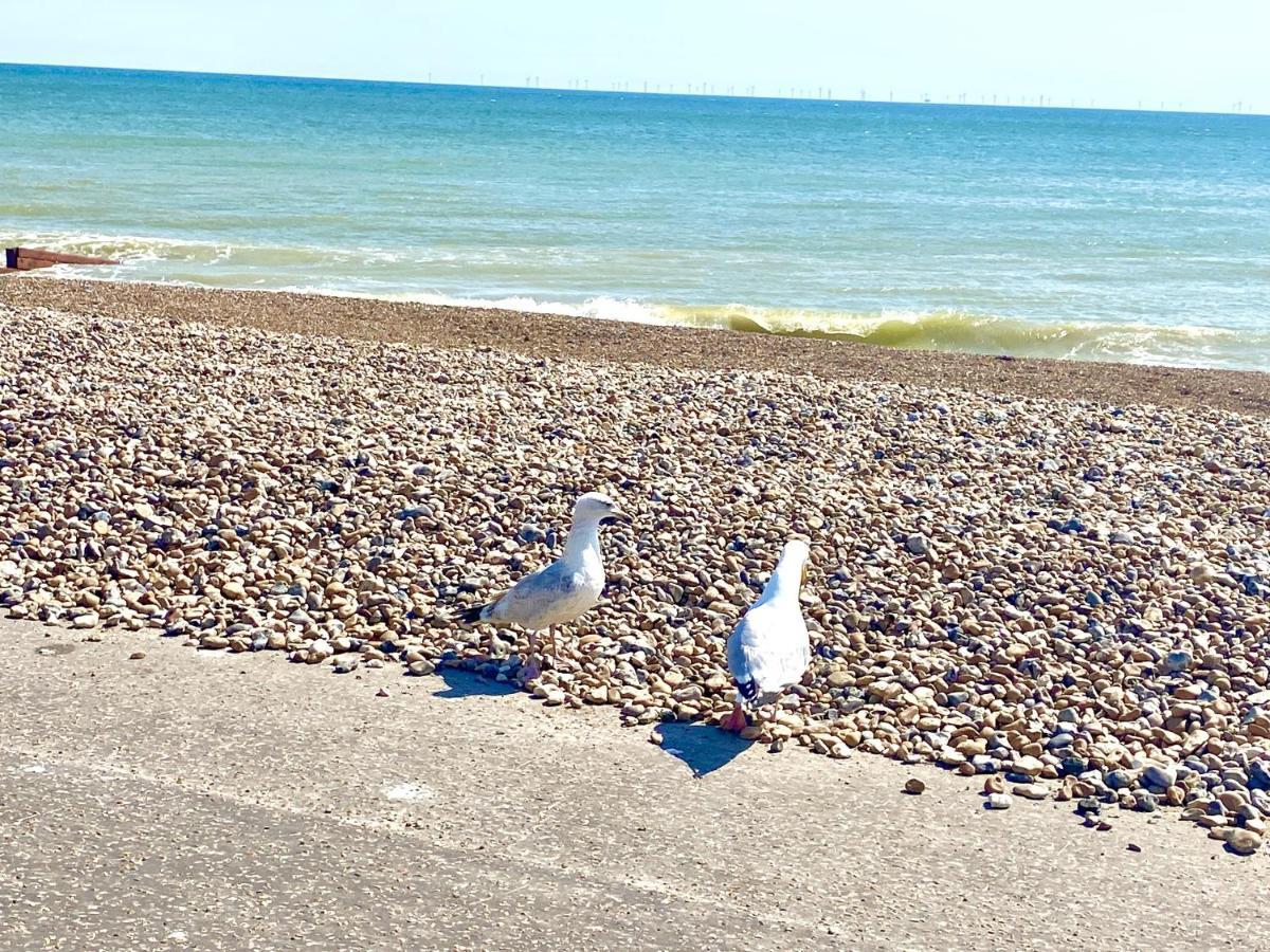 Stunning 2 Bed Apartment Sea Views And Parking Worthing Exterior foto